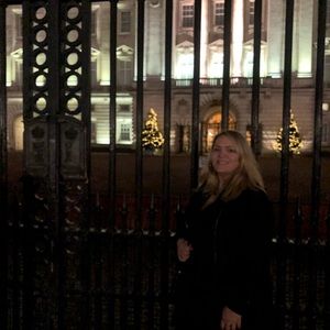 Meet your Posher, Crystal